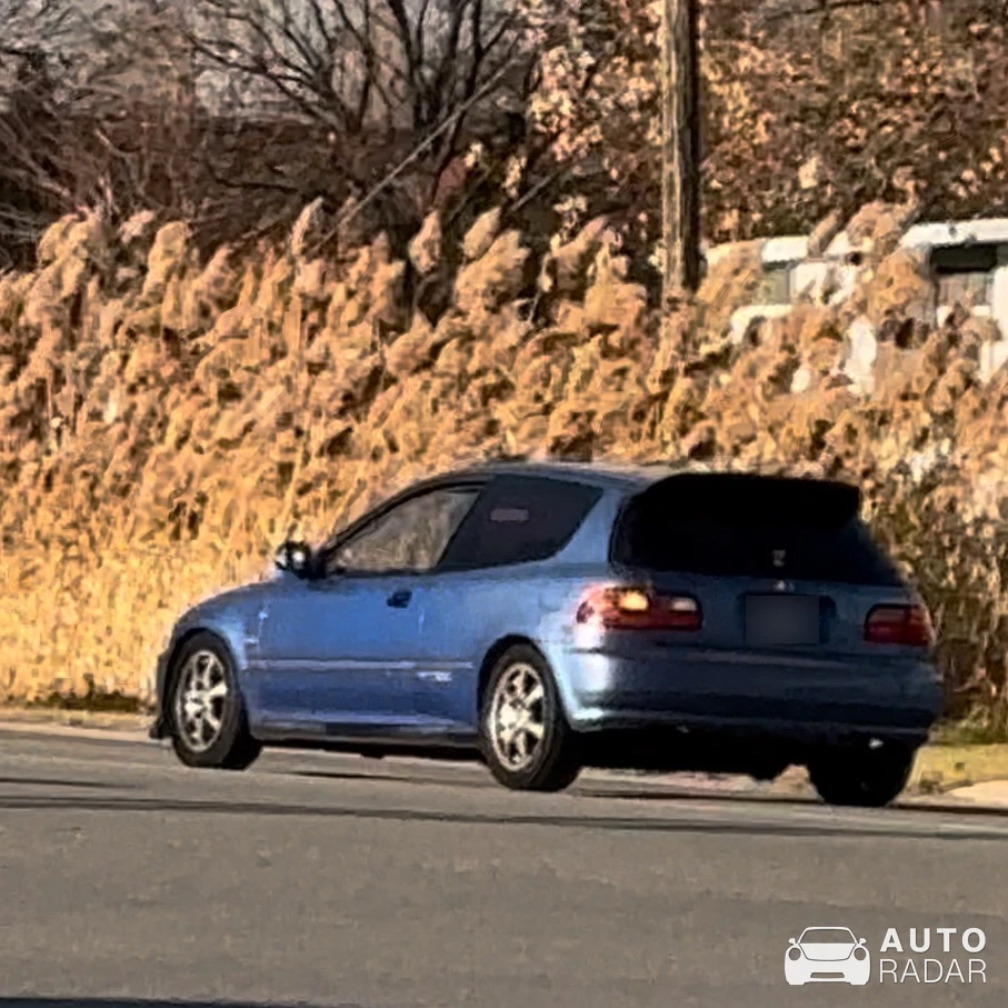 Honda Civic 1996 spotted in Charlemagne, Canada