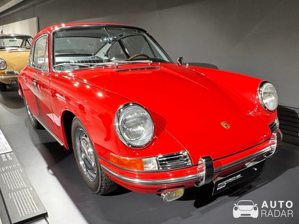 Porsche 901 spotted in Stuttgart, Deutschland