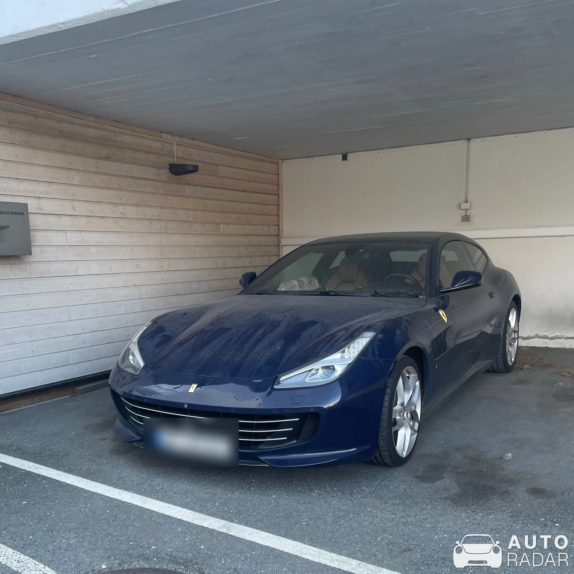 Ferrari GTC4Lusso spotted in Asker, Norge