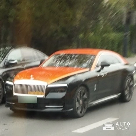 Rolls-Royce Spectre spotted in Warszawa, Poland