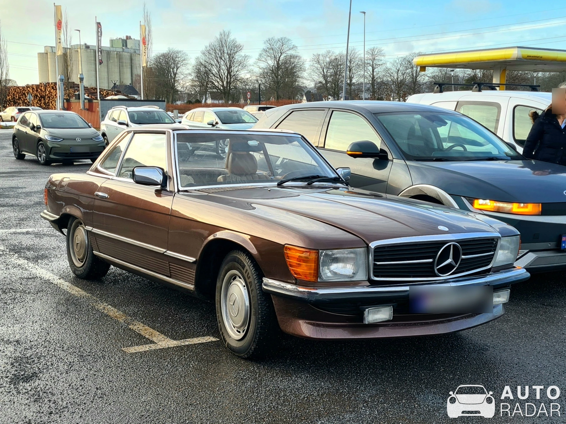 Mercedes-Benz 280 SL spotted in Larvik, Norway