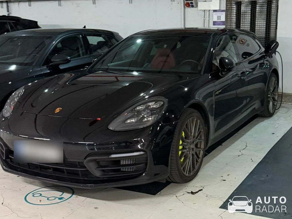 Porsche 971 Panamera 4 E-Hybrid Sport Turismo spotted in Barcelona, Spain
