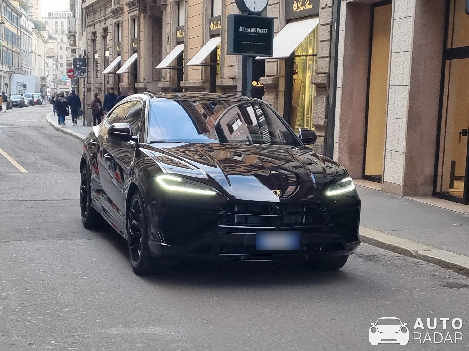 Lamborghini Urus SE spotted in Milano, Italy