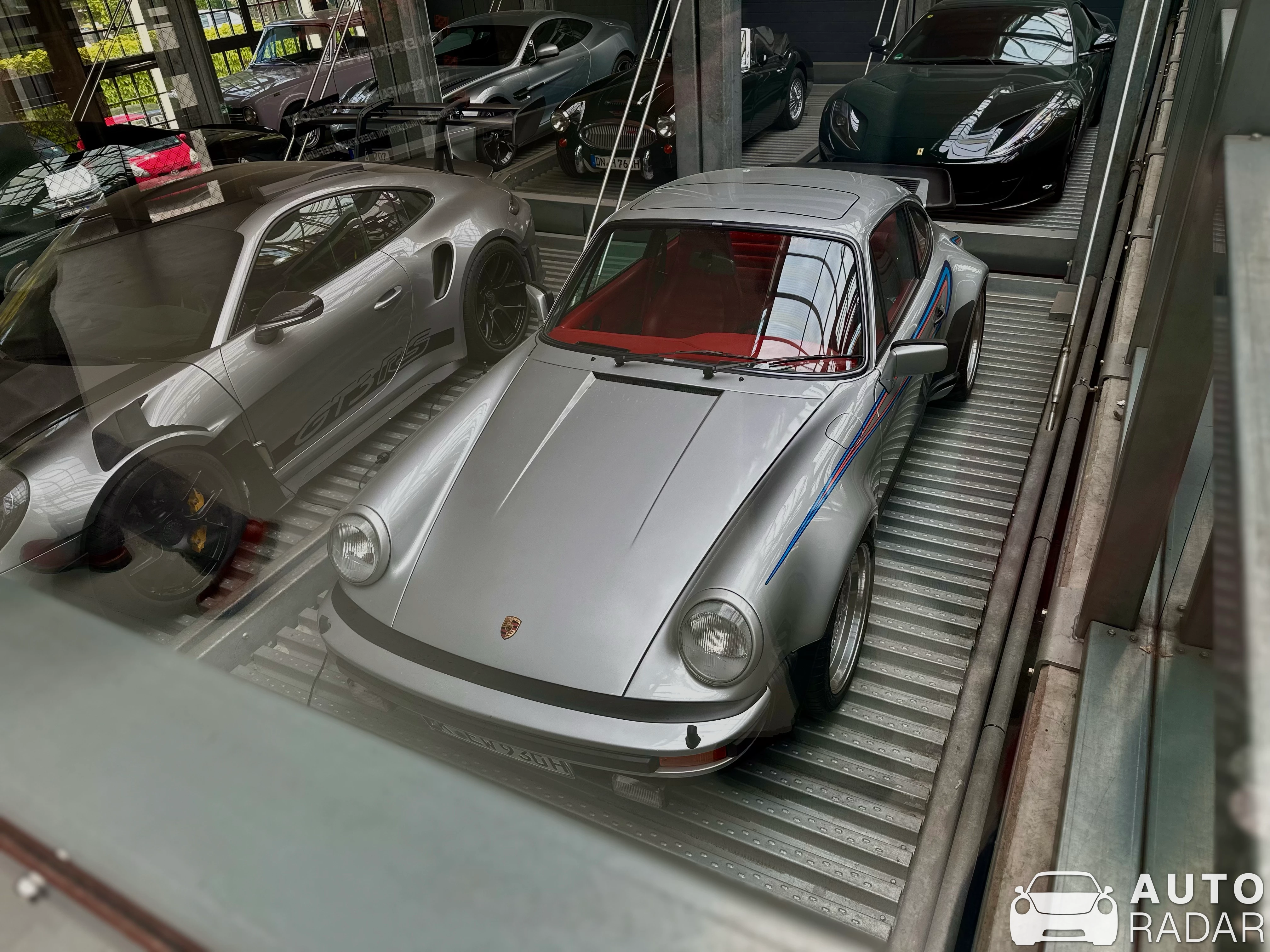 Singer DLS spotted in Düsseldorf