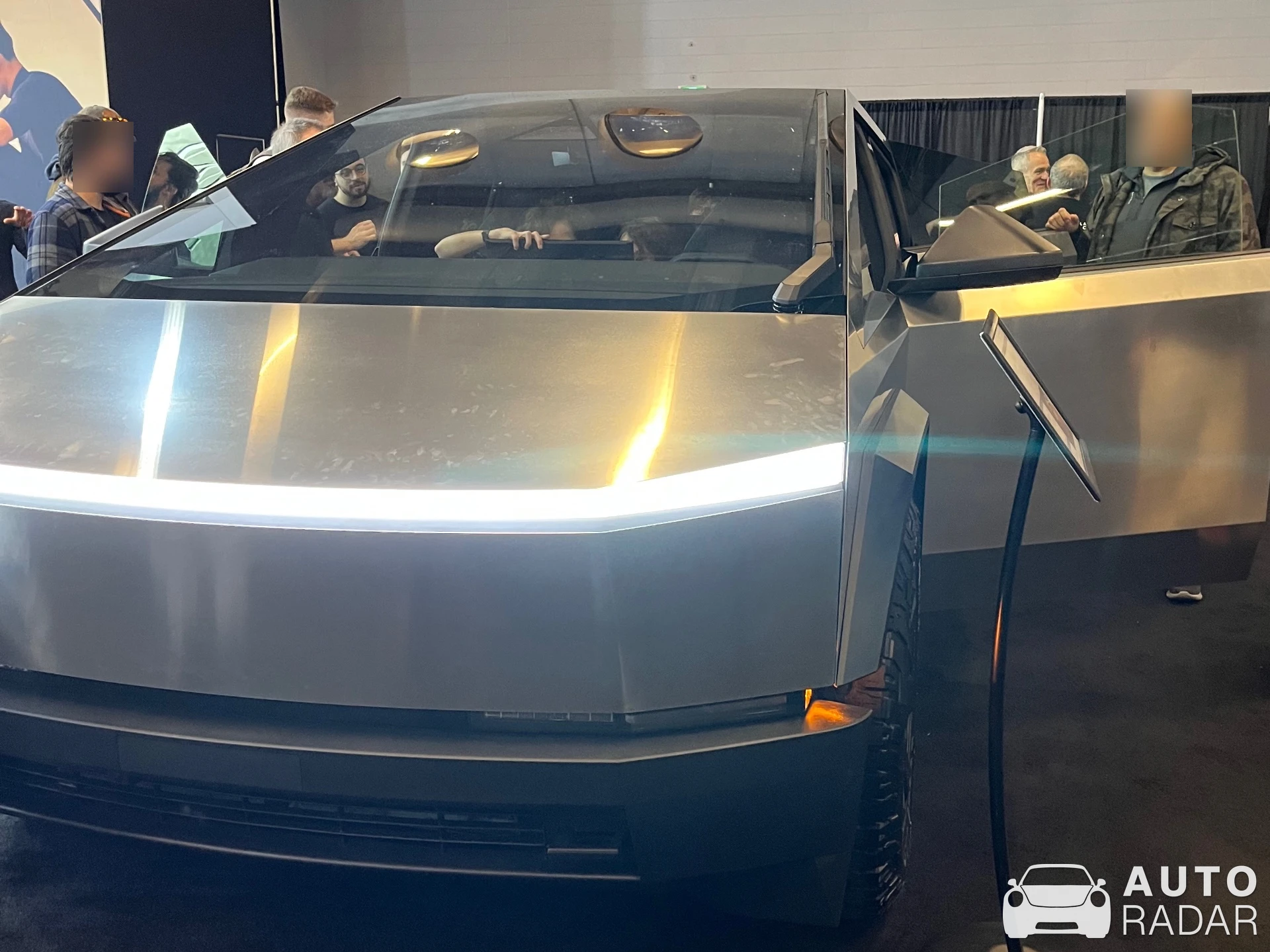 Tesla Cybertruck spotted in Montréal, Canada