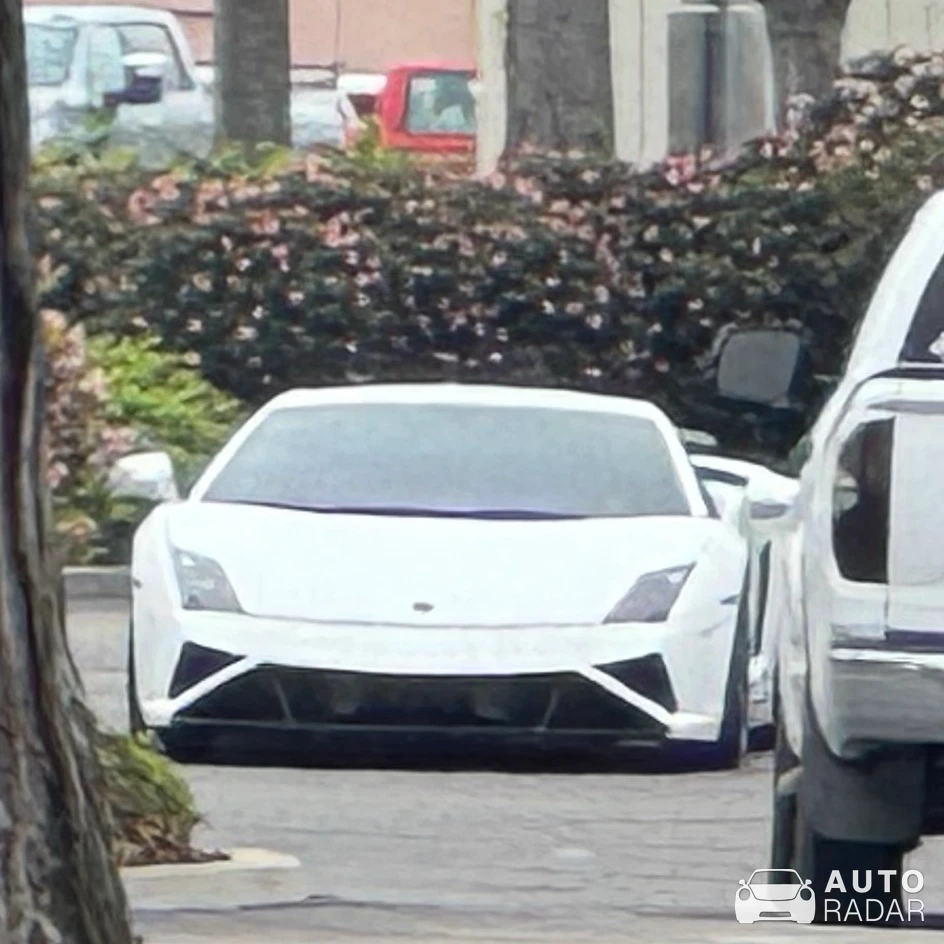 Lamborghini Gallardo LP560-4 spotted in Seaside