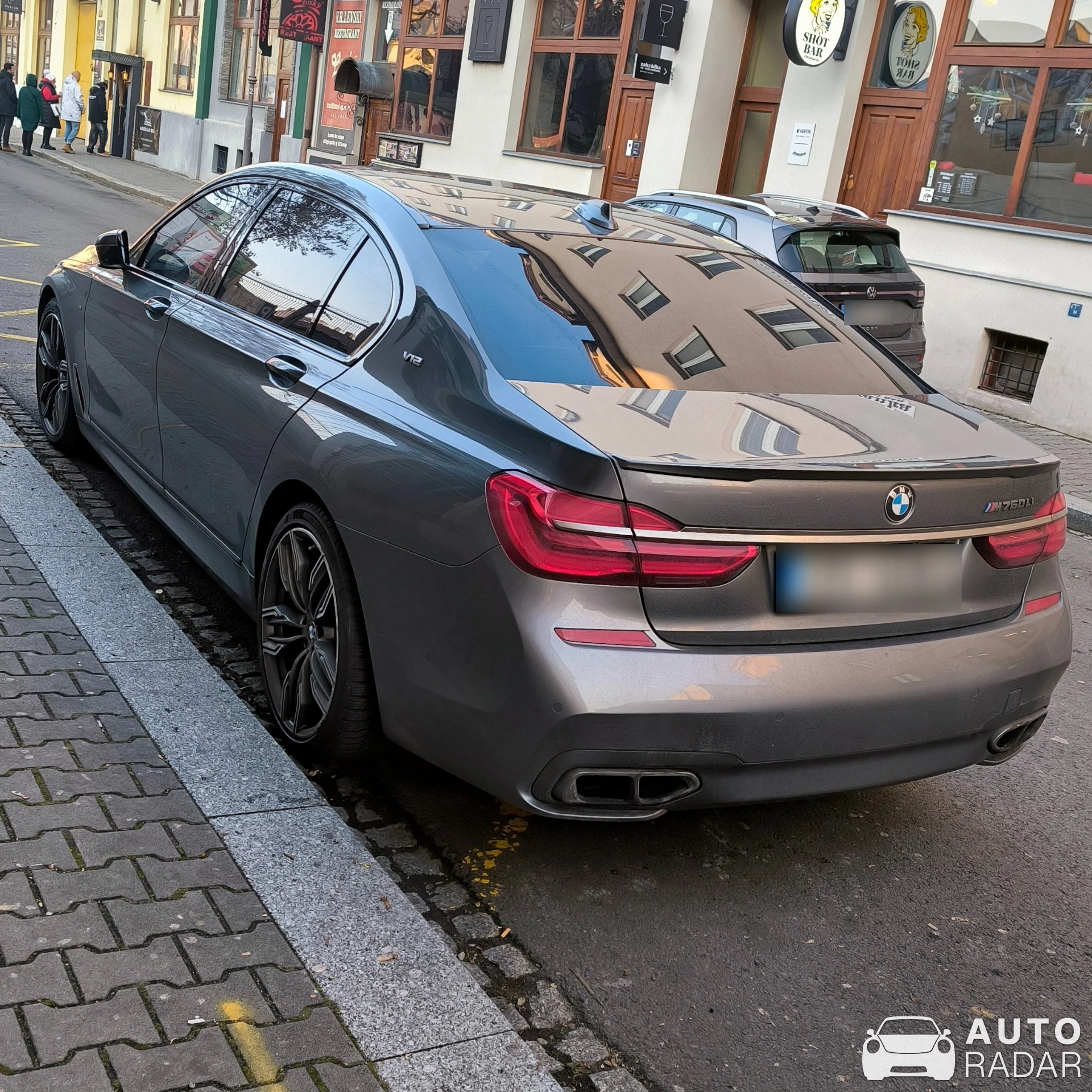BMW M760Li xDrive spotted in Moravská Ostrava a Přívoz, Česko