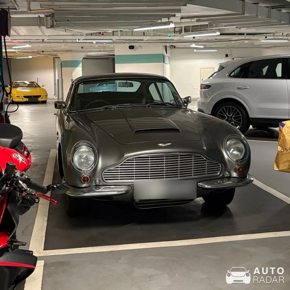 Aston Martin DB6 Superleggera spotted