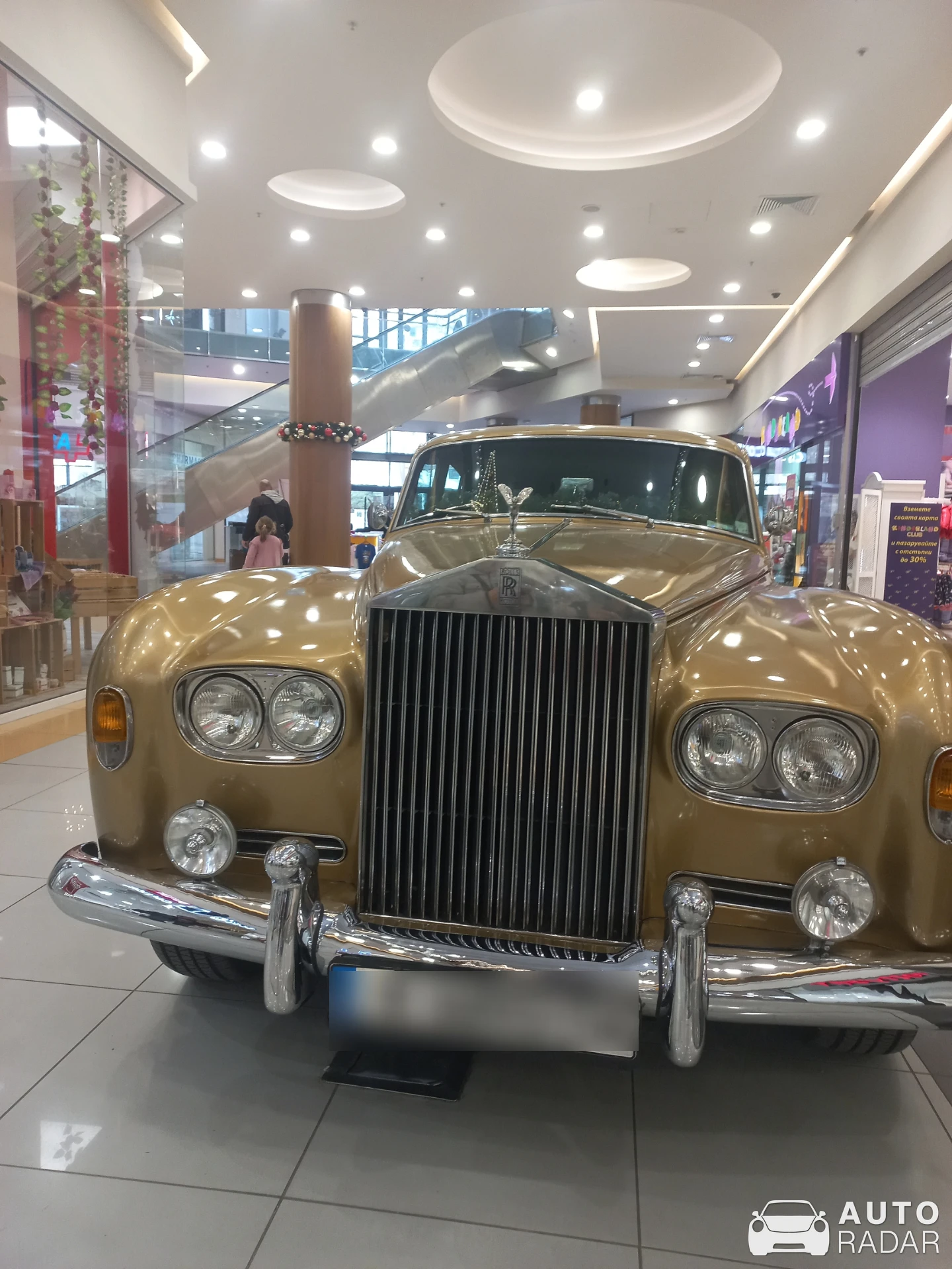 Rolls-Royce Silver Cloud spotted in Varna, Bulgaria