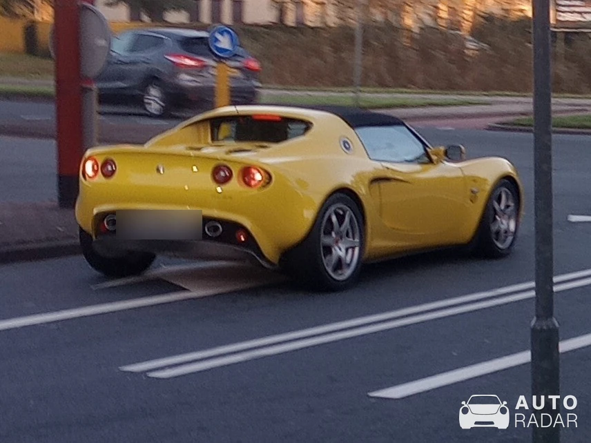 Lotus Elise S1 spotted in Nieuwegein, Netherlands