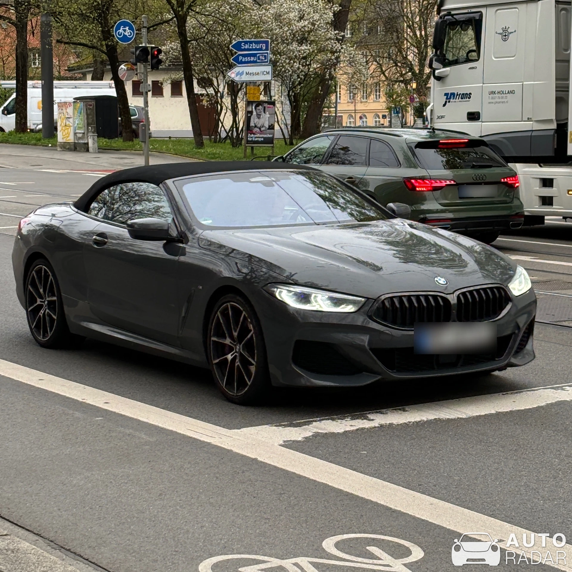 BMW 8 Series G14 Convertible spotted in München, Tyskland