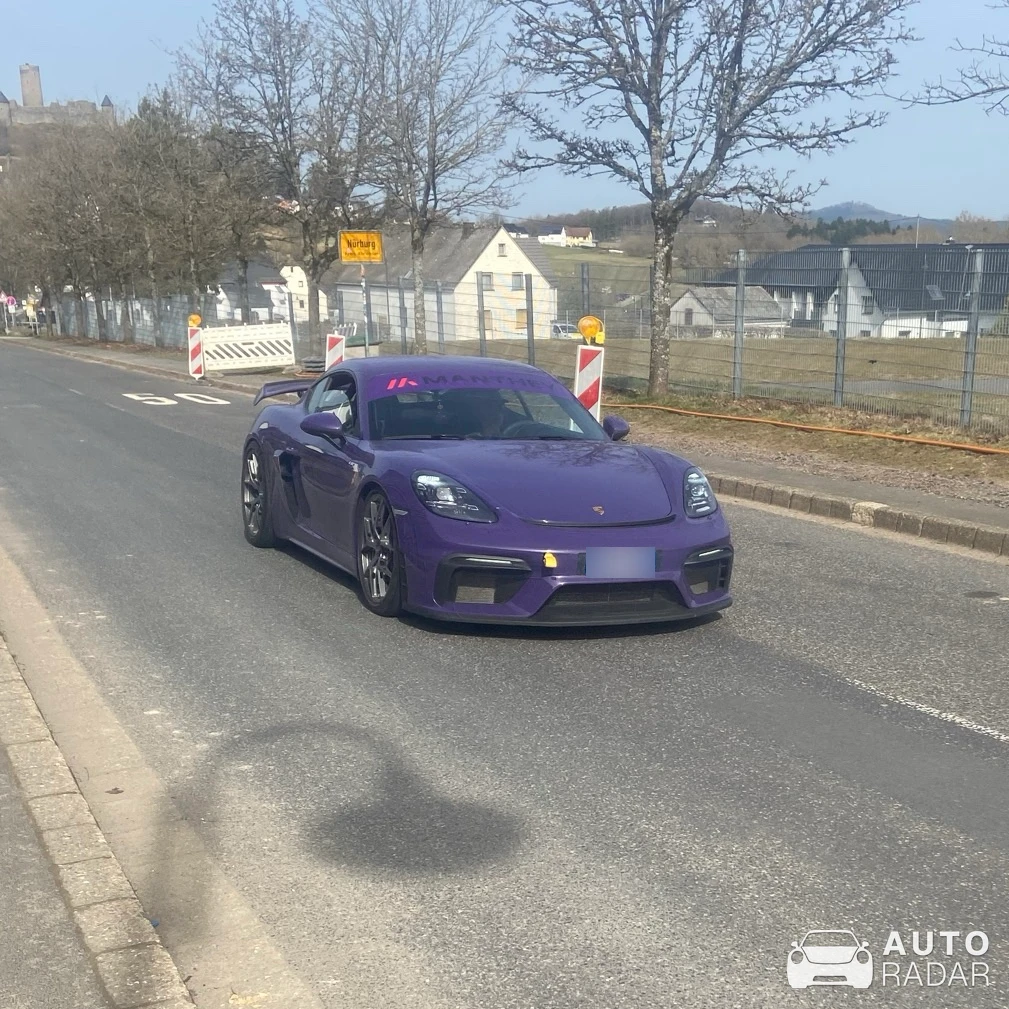 Porsche 718 Cayman GT4 MR spotted in Nürburg