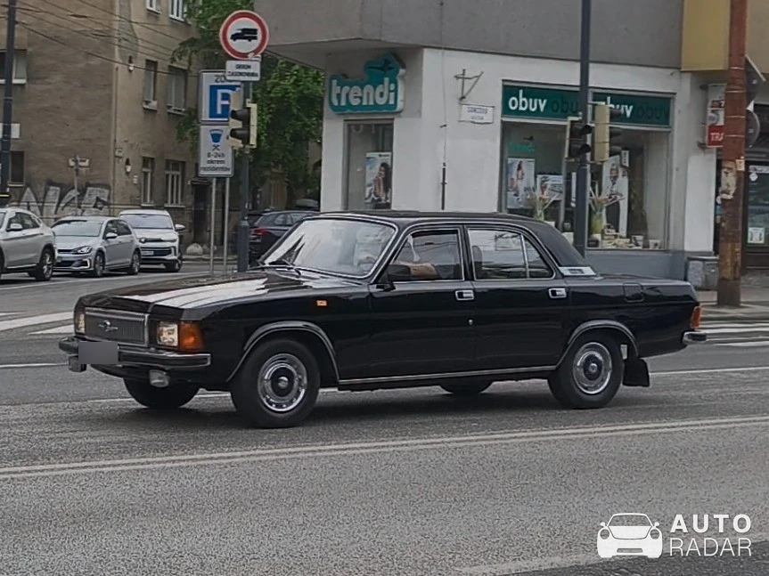 GAZ 3102 Volga spotted