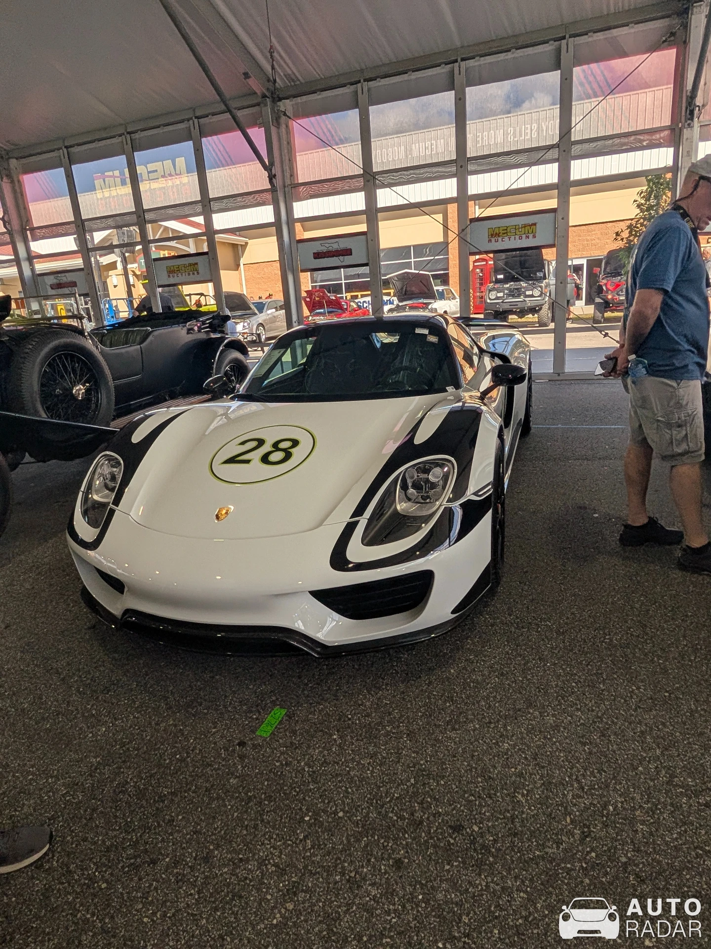 Porsche 918 Spyder spotted in Magaragadi, Nepal