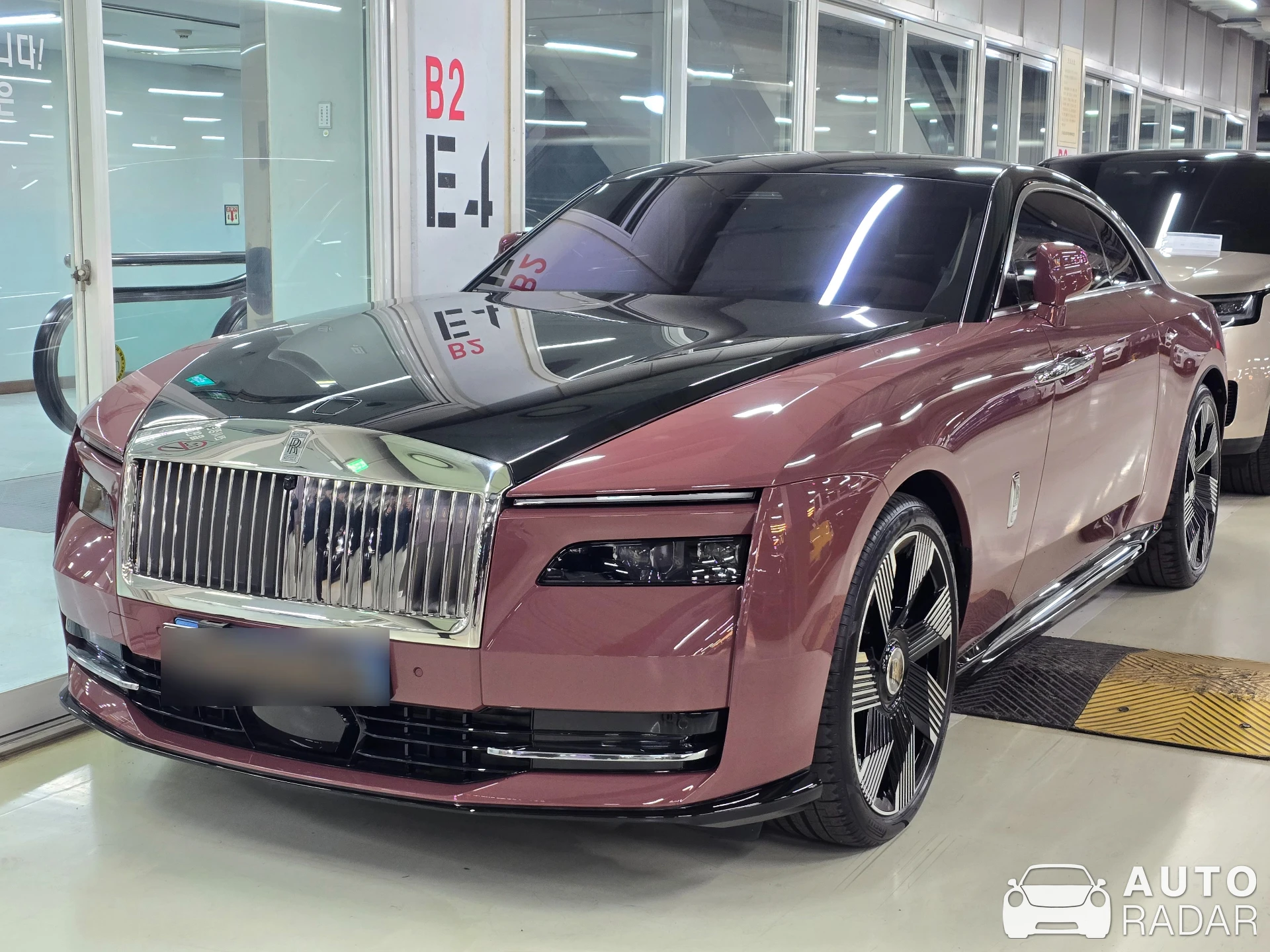 Rolls-Royce Spectre spotted in 서초구, 대한민국