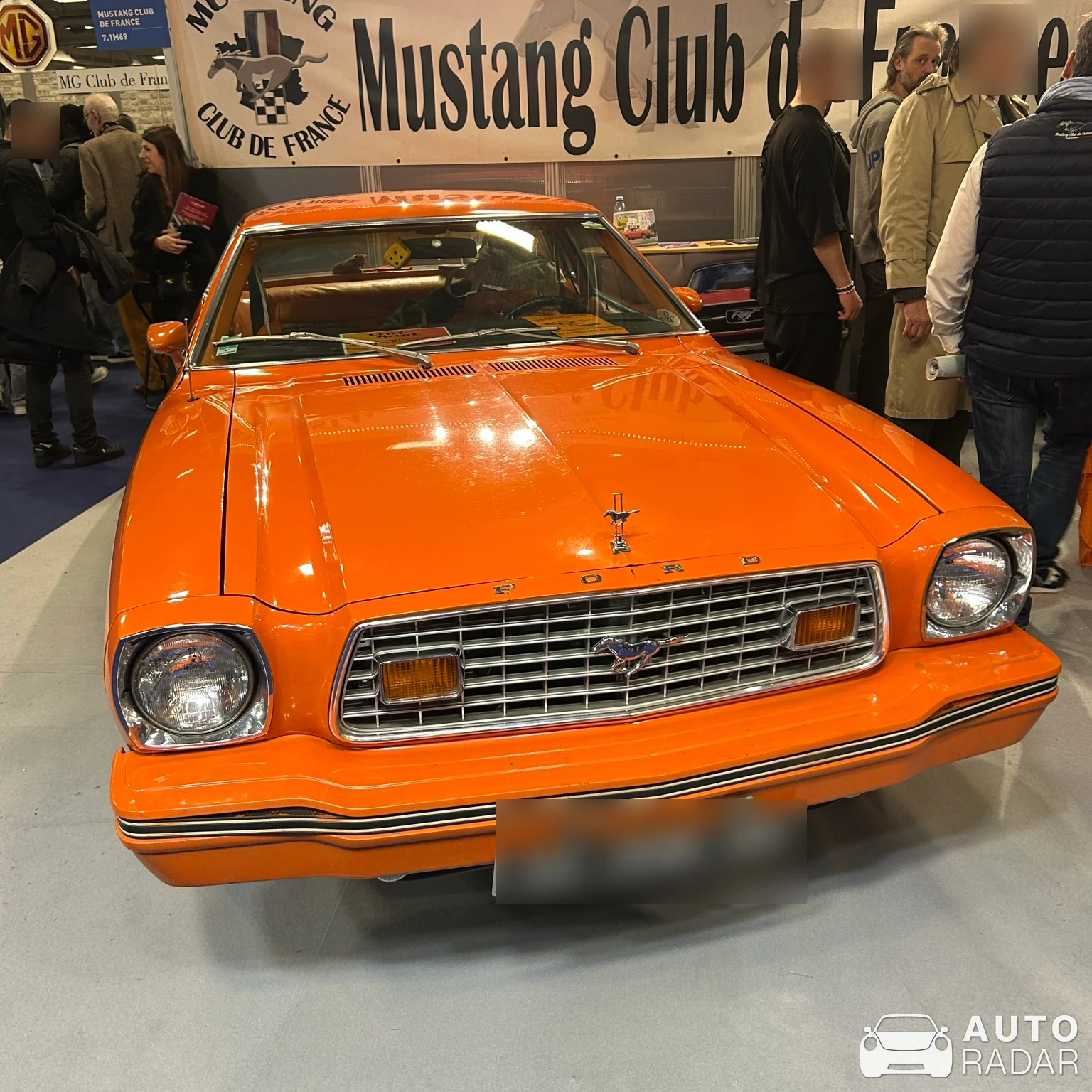 Ford Mustang Coupé 1966 spotted in Issy-les-Moulineaux, France
