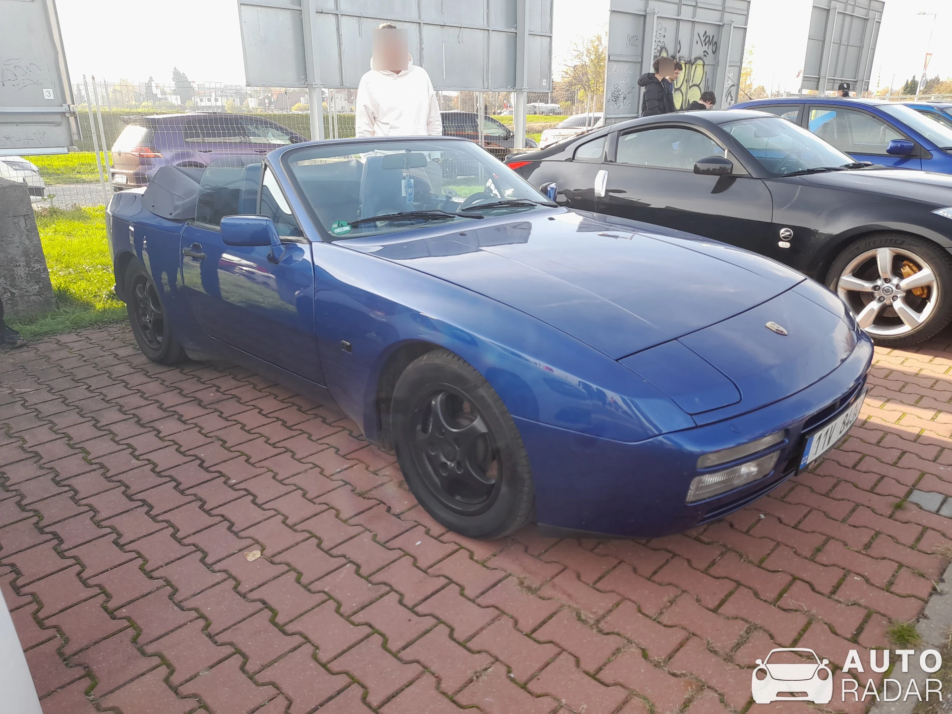 Porsche 944 Cabriolet spotted in Praha