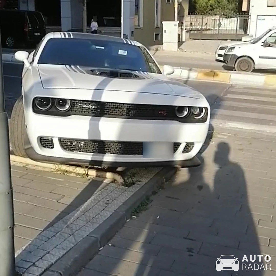 Dodge Challenger R/T spotted in Beylikdüzü, Türkiye
