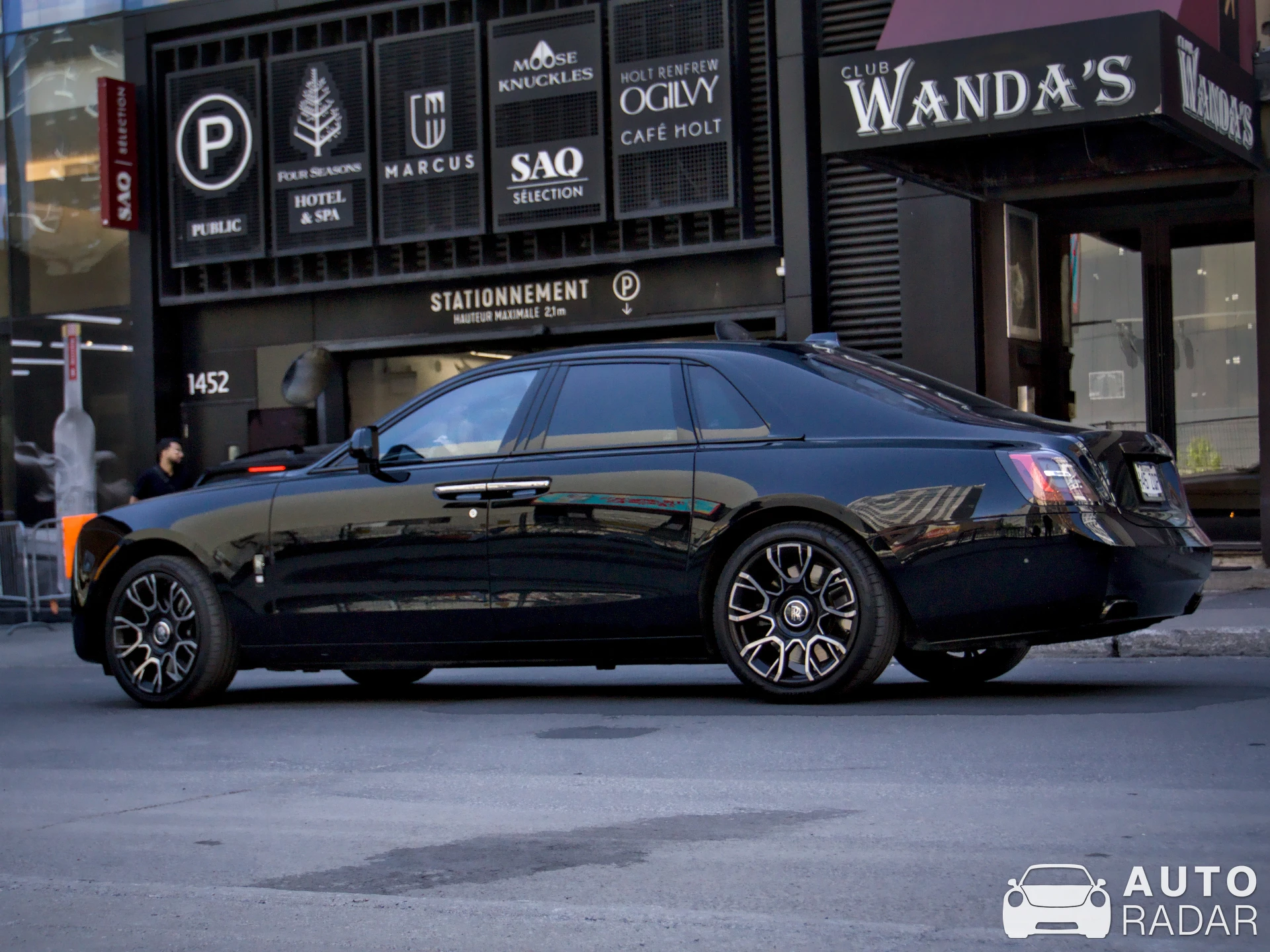 Rolls-Royce Ghost Black Badge 2021 spotted in Montréal, Canada