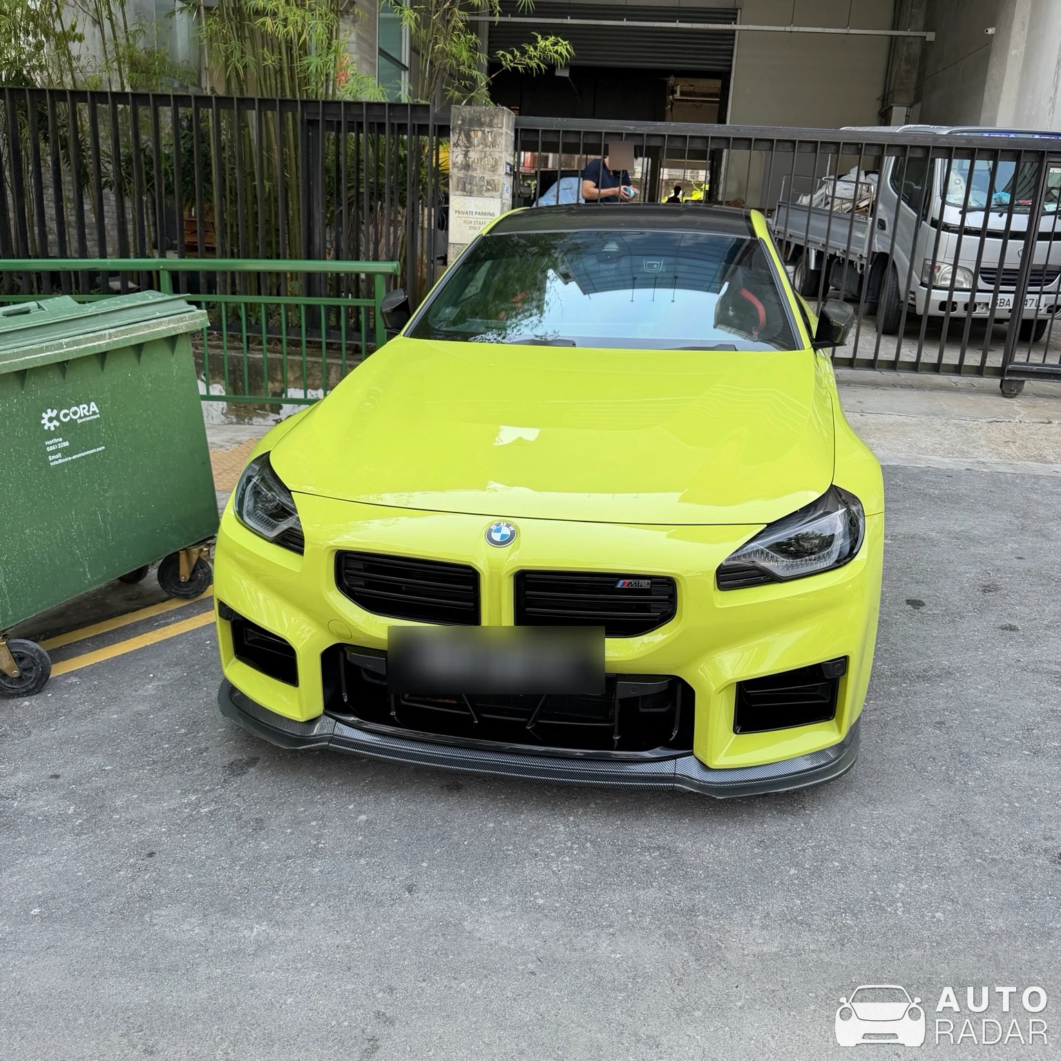 BMW M2 G87 Coupé spotted in Singapore, 싱가포르