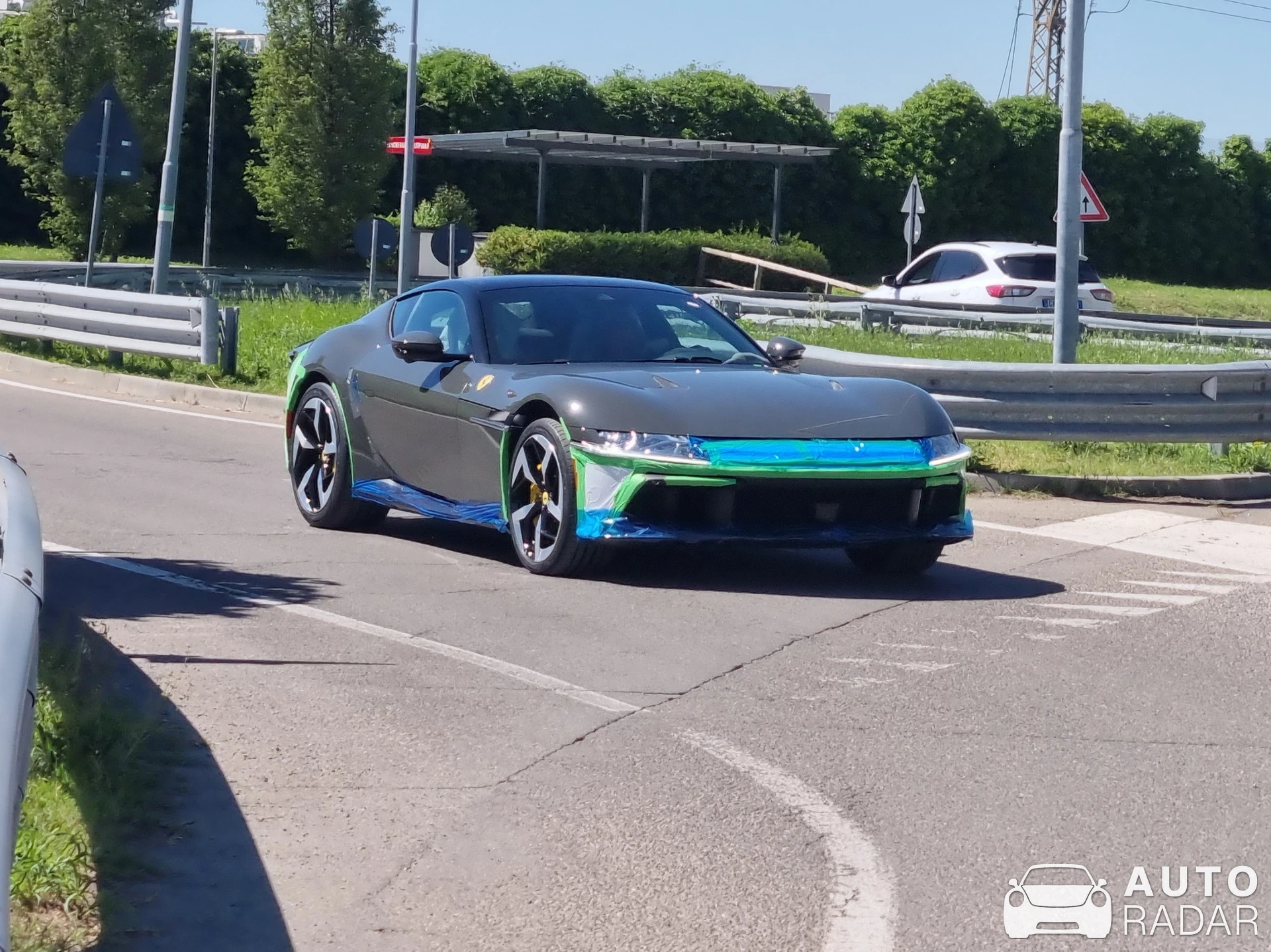 Ferrari 12Cilindri Mule spotted in Maranello