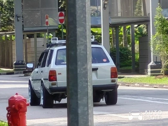 Toyota Corolla E90 spotted in Singapore