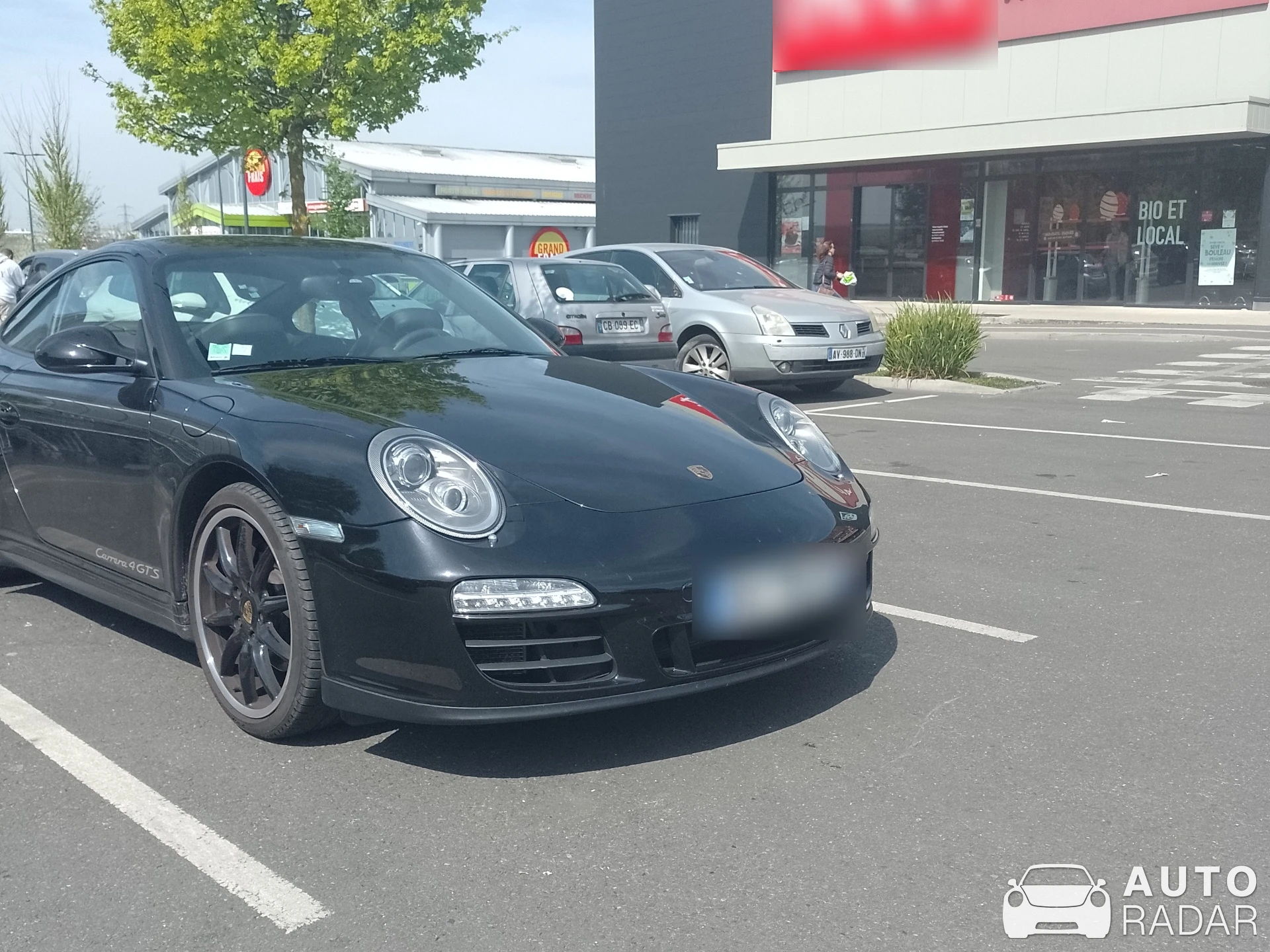 Porsche 997 Carrera 4 GTS spotted in Méry-sur-Oise, France