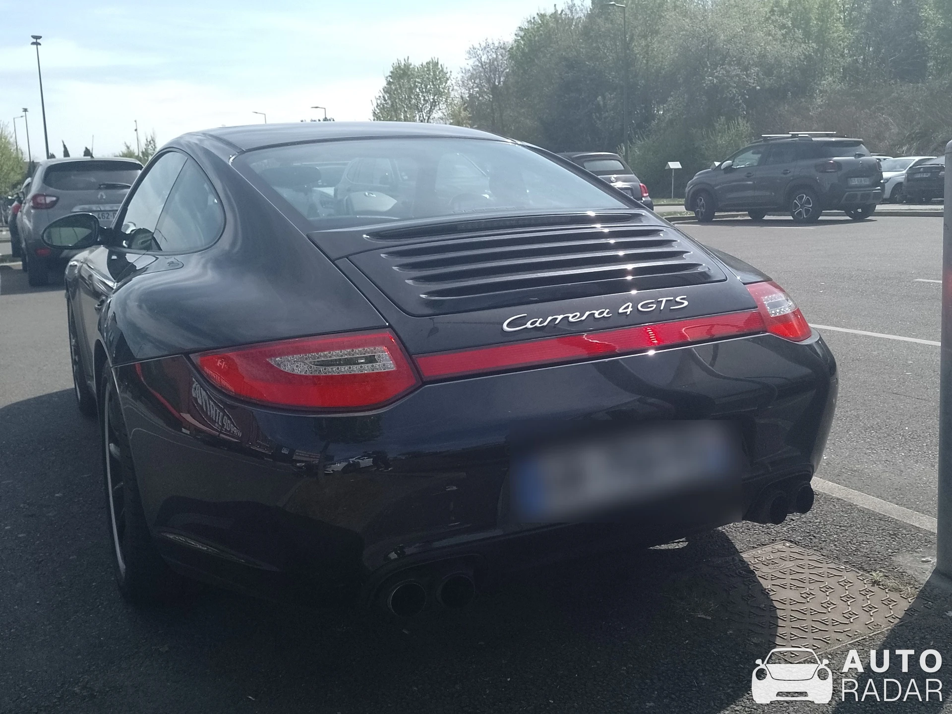 Porsche 997 Carrera 4 GTS spotted in Méry-sur-Oise