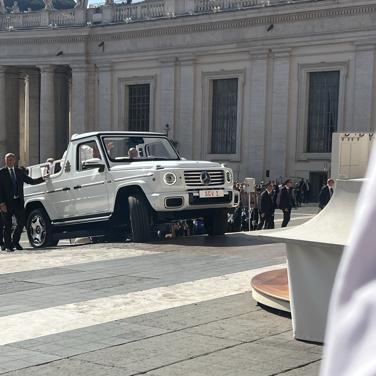 Mercedes-Benz 230G 'Papamobil'