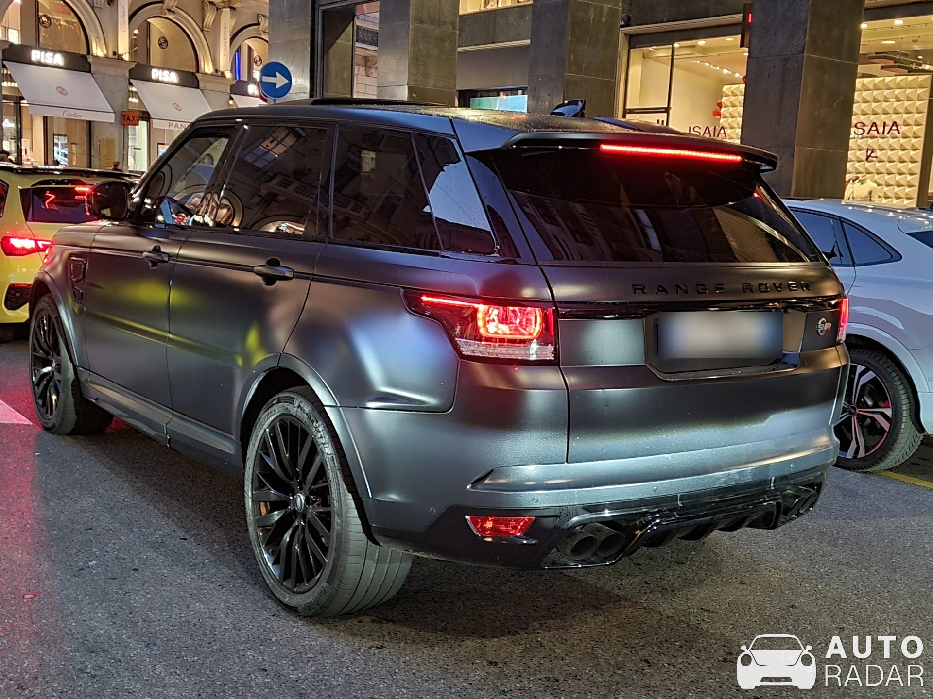 Land Rover Range Rover Sport SVR spotted in Milano, Italia