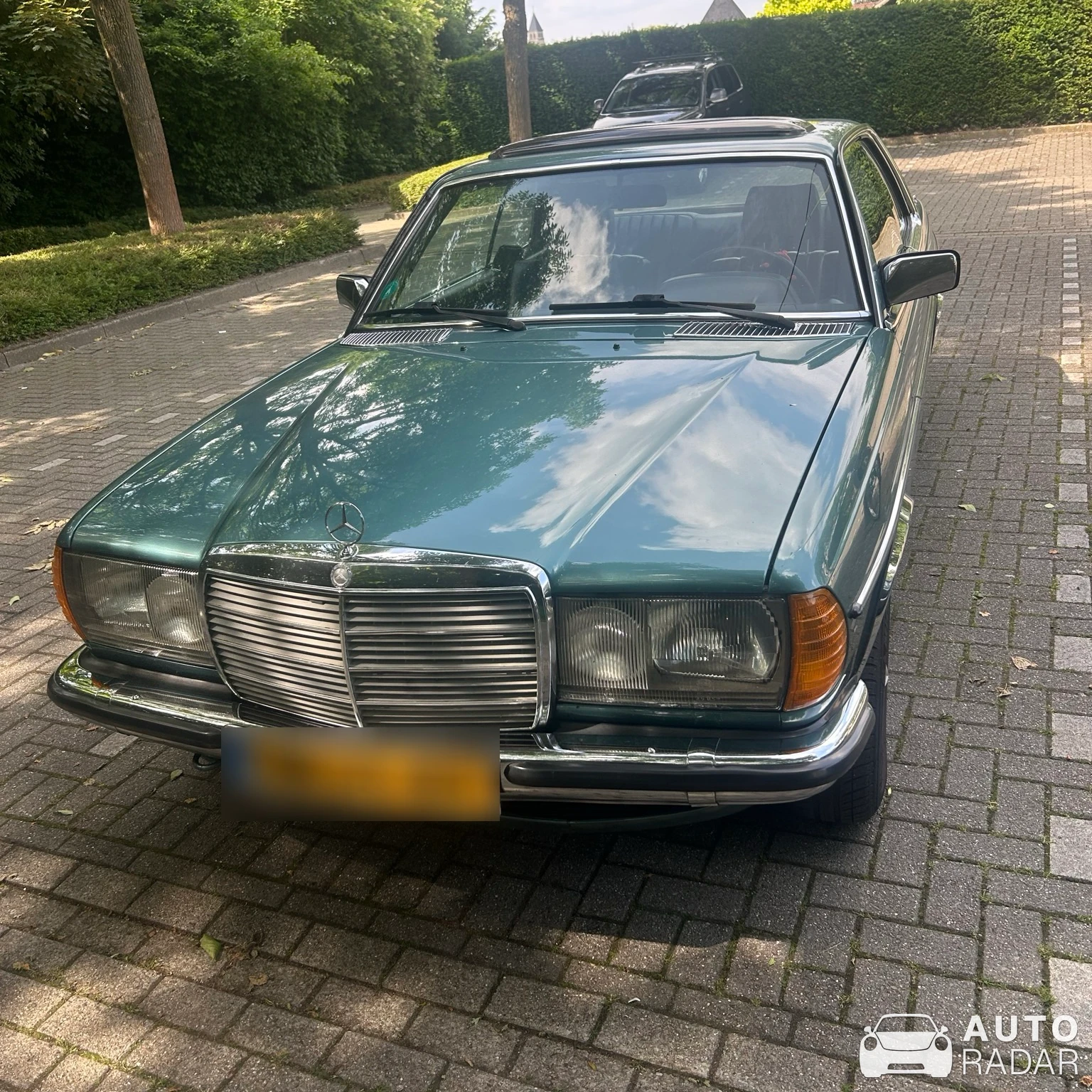 Mercedes-Benz 230 CE Cabriolet W123 spotted in Maastricht
