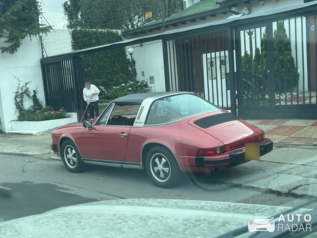 Porsche 911 Targa 2.4 S spotted