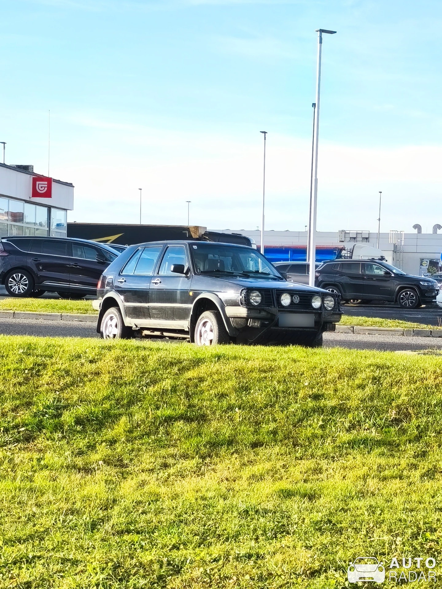 Volkswagen Golf Country MkII spotted in Lenart