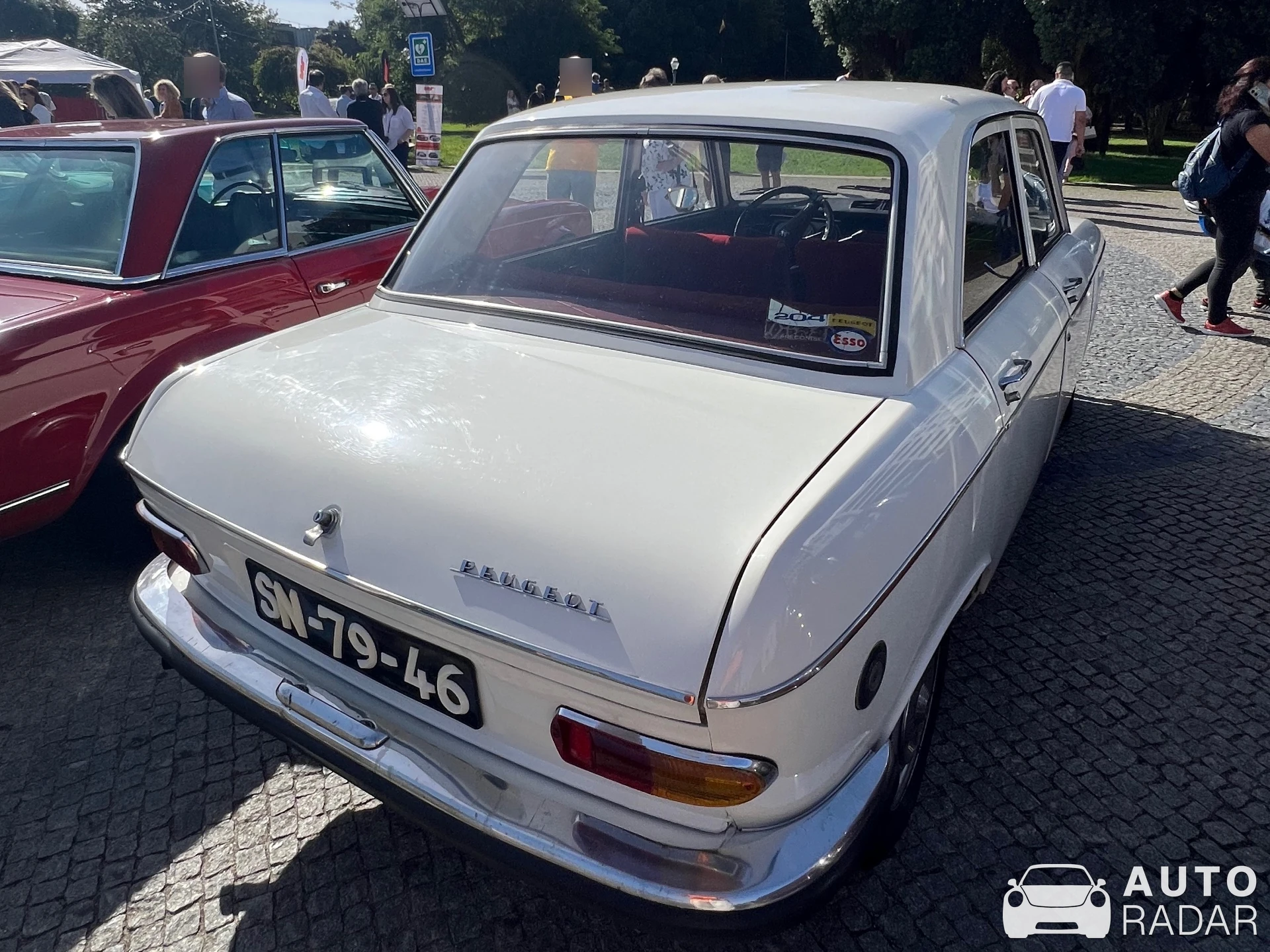 Peugeot 204 spotted in Espinho