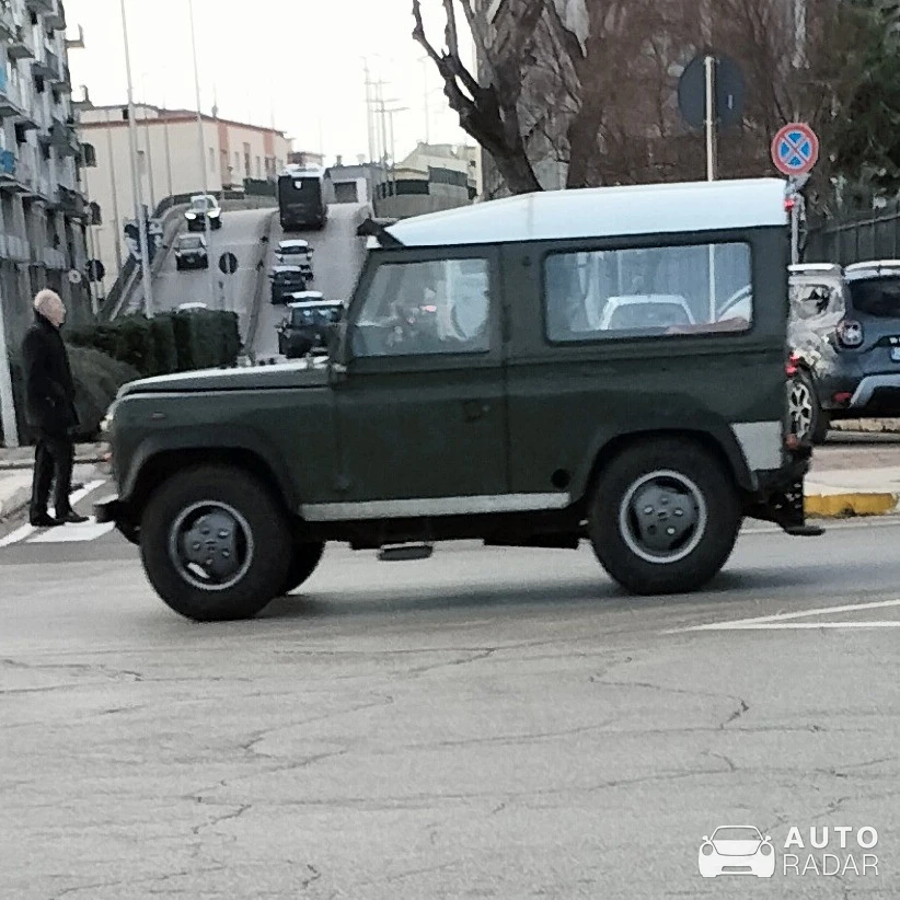 Land Rover Defender spotted in Bari, Italy