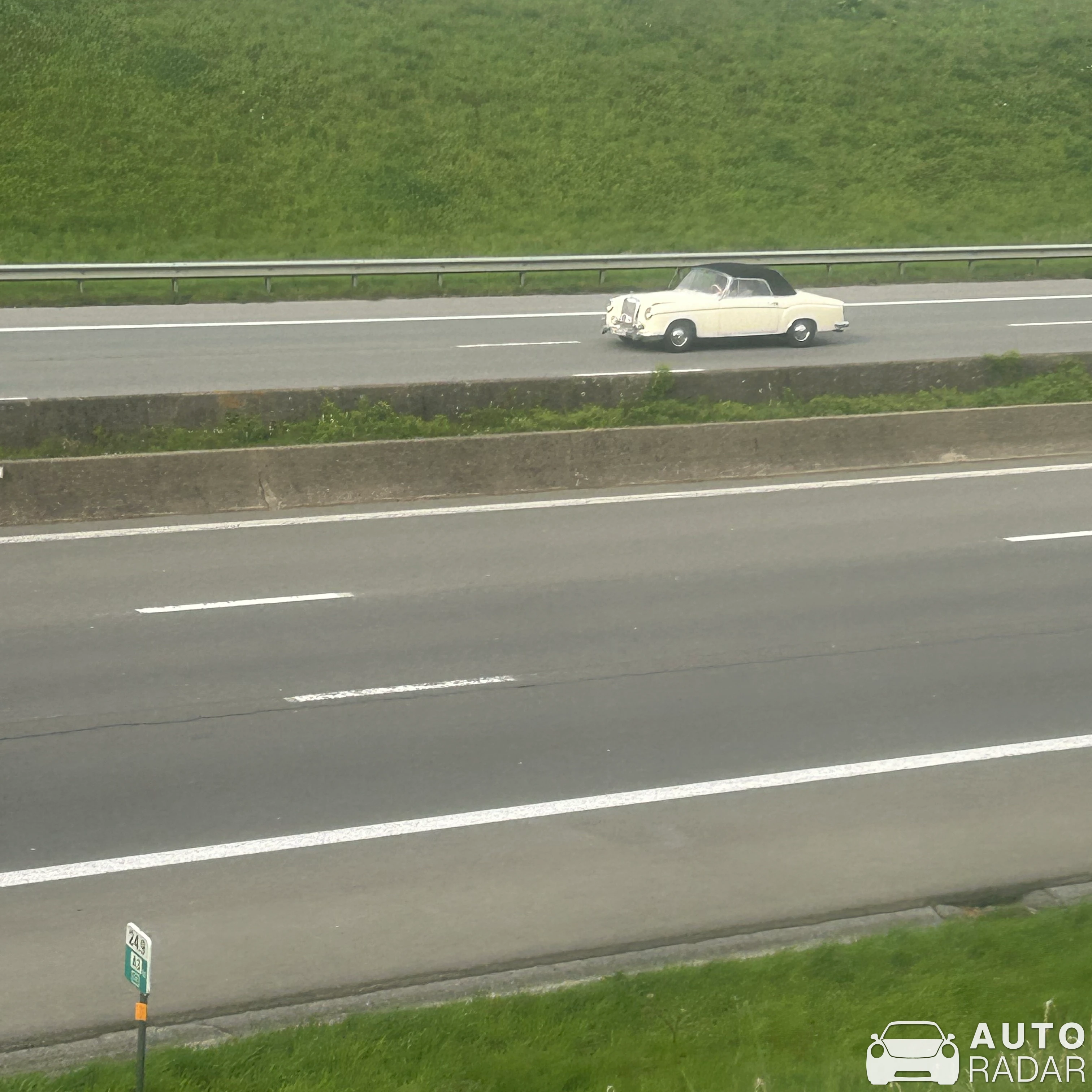Mercedes-Benz 220SE Cabriolet spotted in Oud-Heverlee