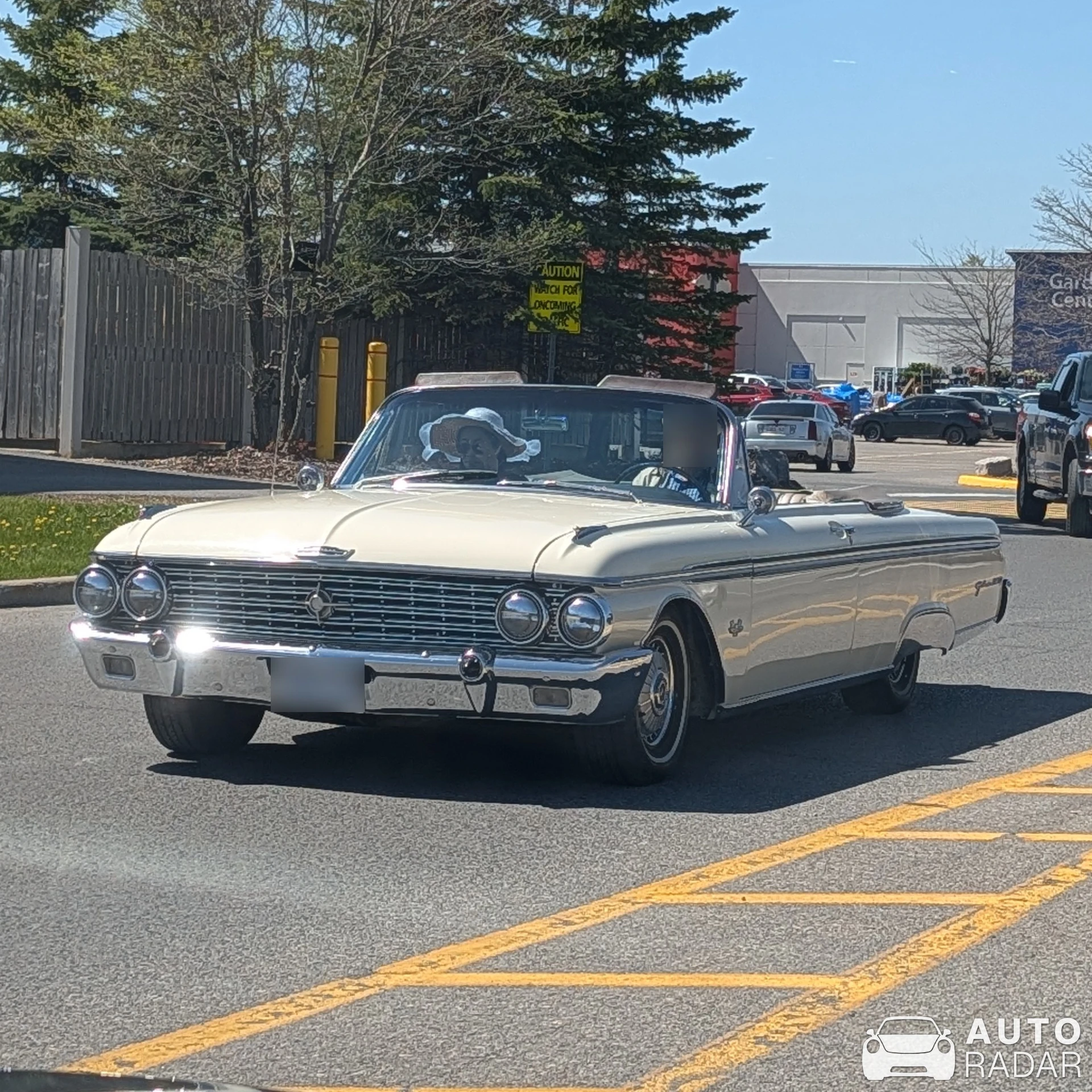 Ford Galaxie 500 Convertible spotted in Carleton Place