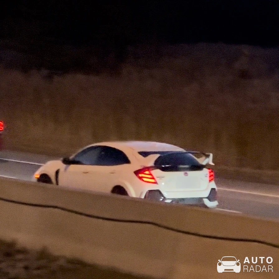 Honda Civic Type-R 2020 spotted in Terrebonne, Canada