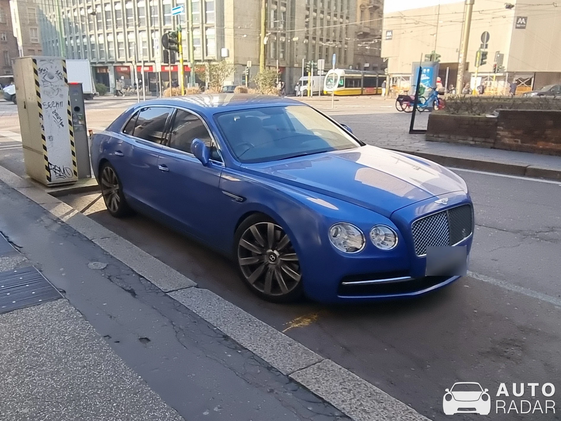 Bentley Flying Spur V8 S spotted in Milano