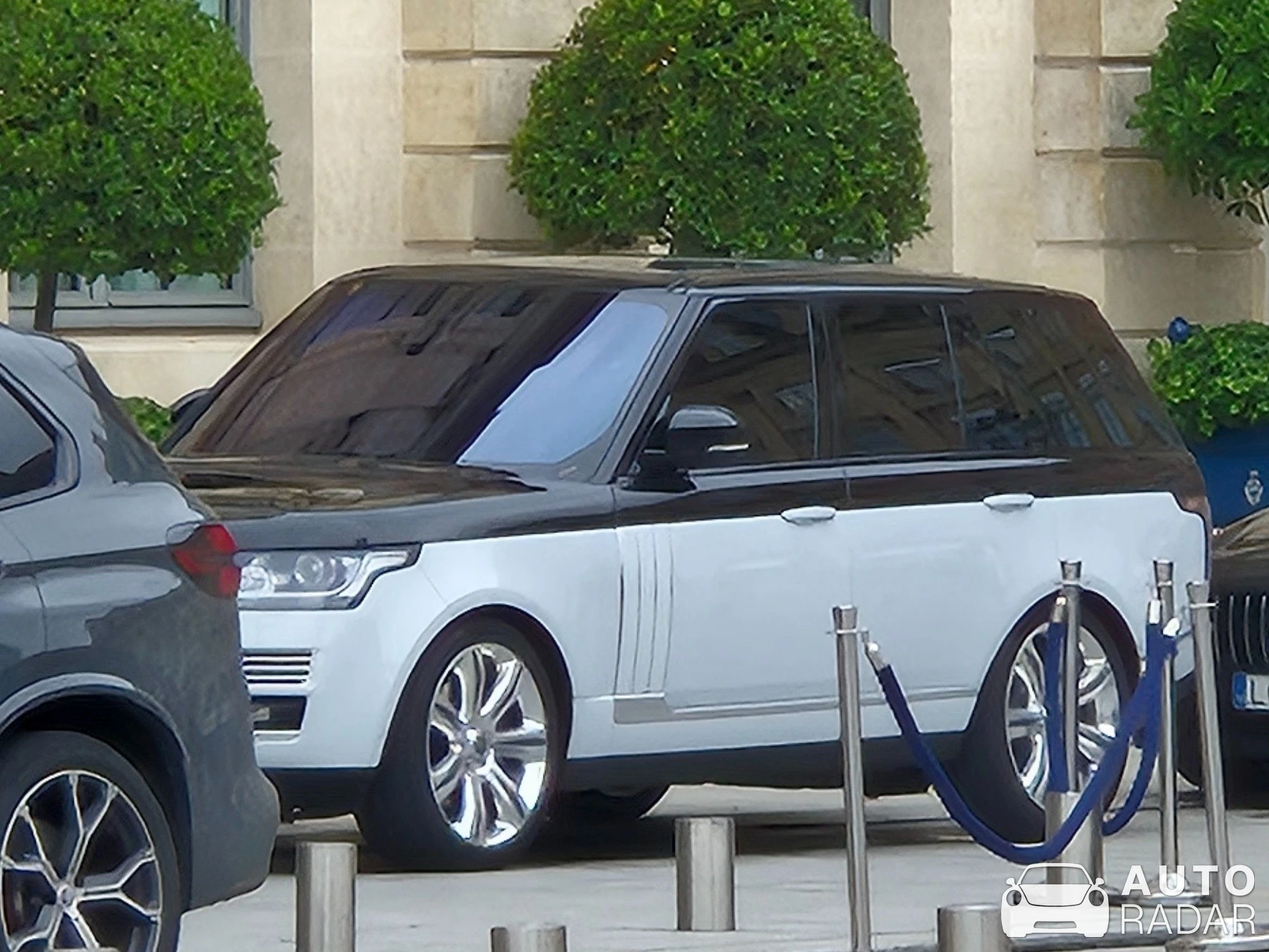 Land Rover Range Rover Vogue spotted in Paris