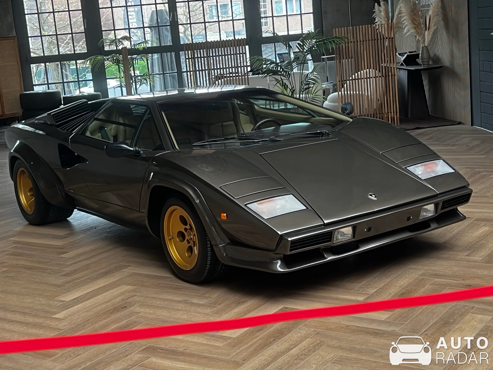 Lamborghini Countach LP400 S spotted in Düsseldorf