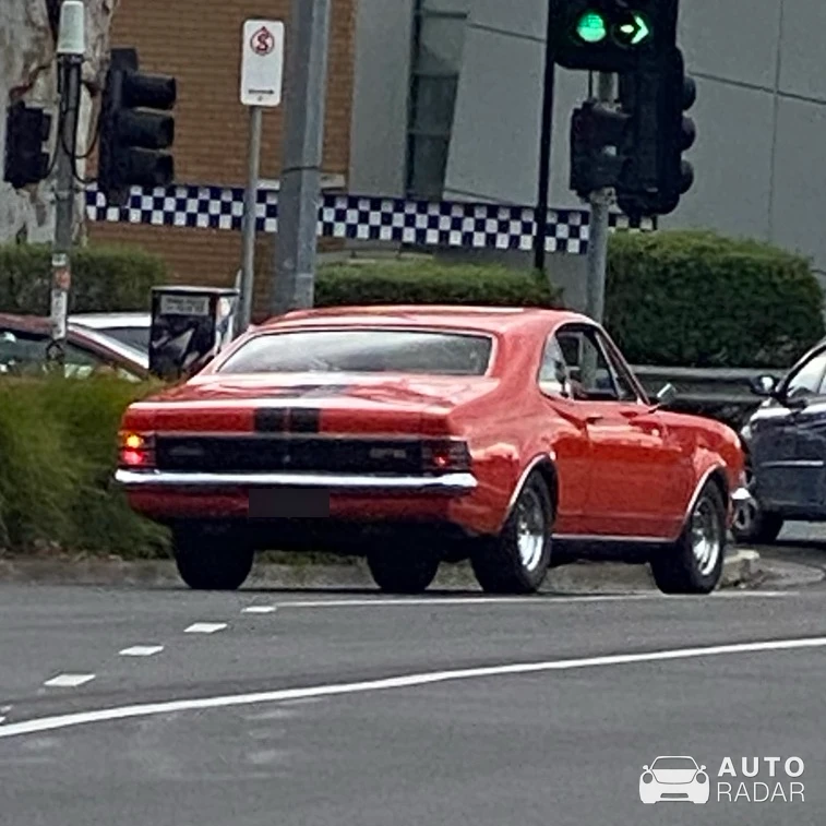 Holden VZ Monaro CV8-Z spotted in Boronia, Australia