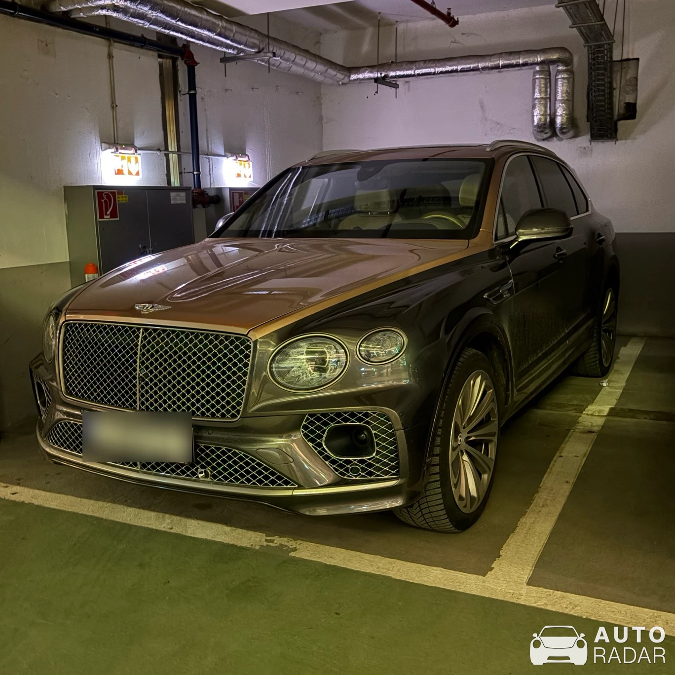 Bentley Bentayga Azure EWB spotted in Iași
