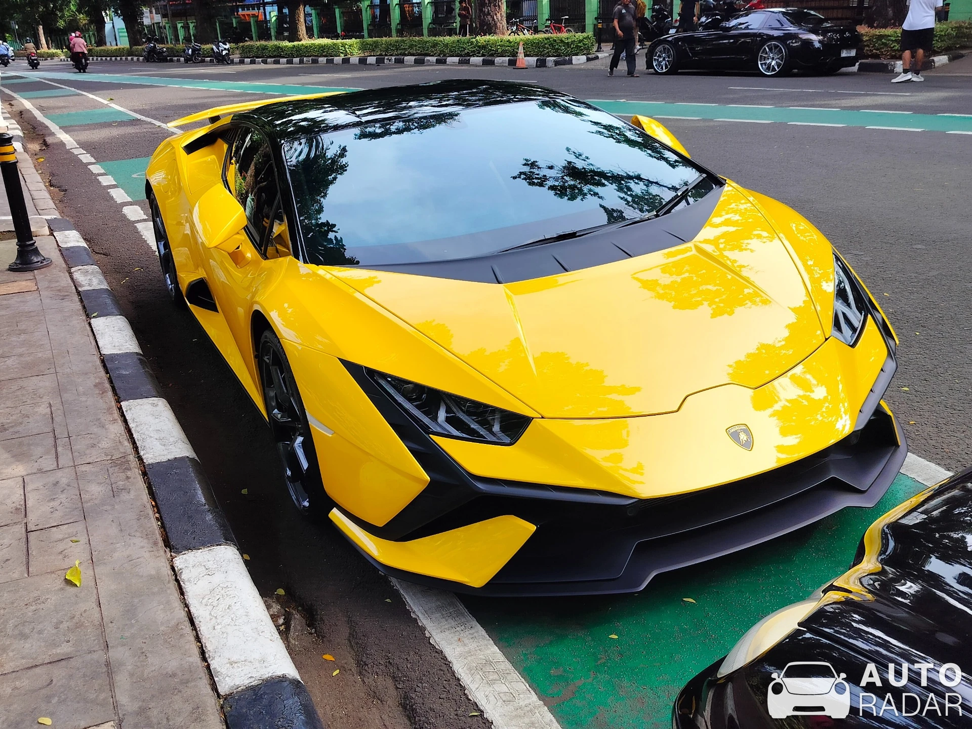 Lamborghini Huracán LP640-2 Tecnica spotted in Kota Jakarta Selatan, Indonesia