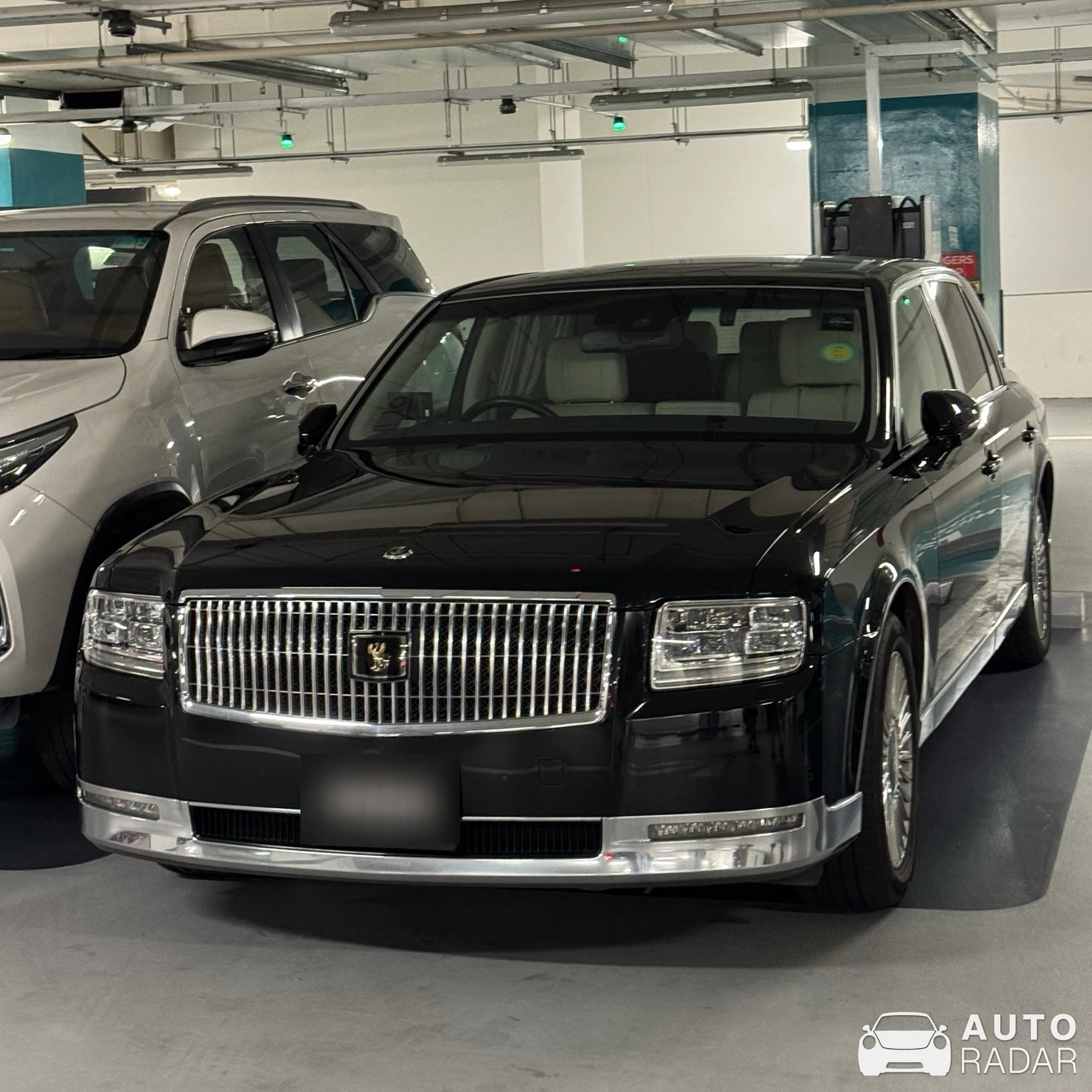 Toyota Century G60 spotted in Singapore