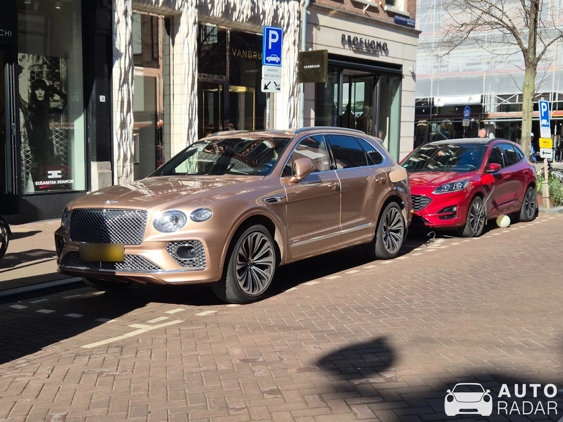 Bentley Bentayga Hybrid spotted in Amsterdam
