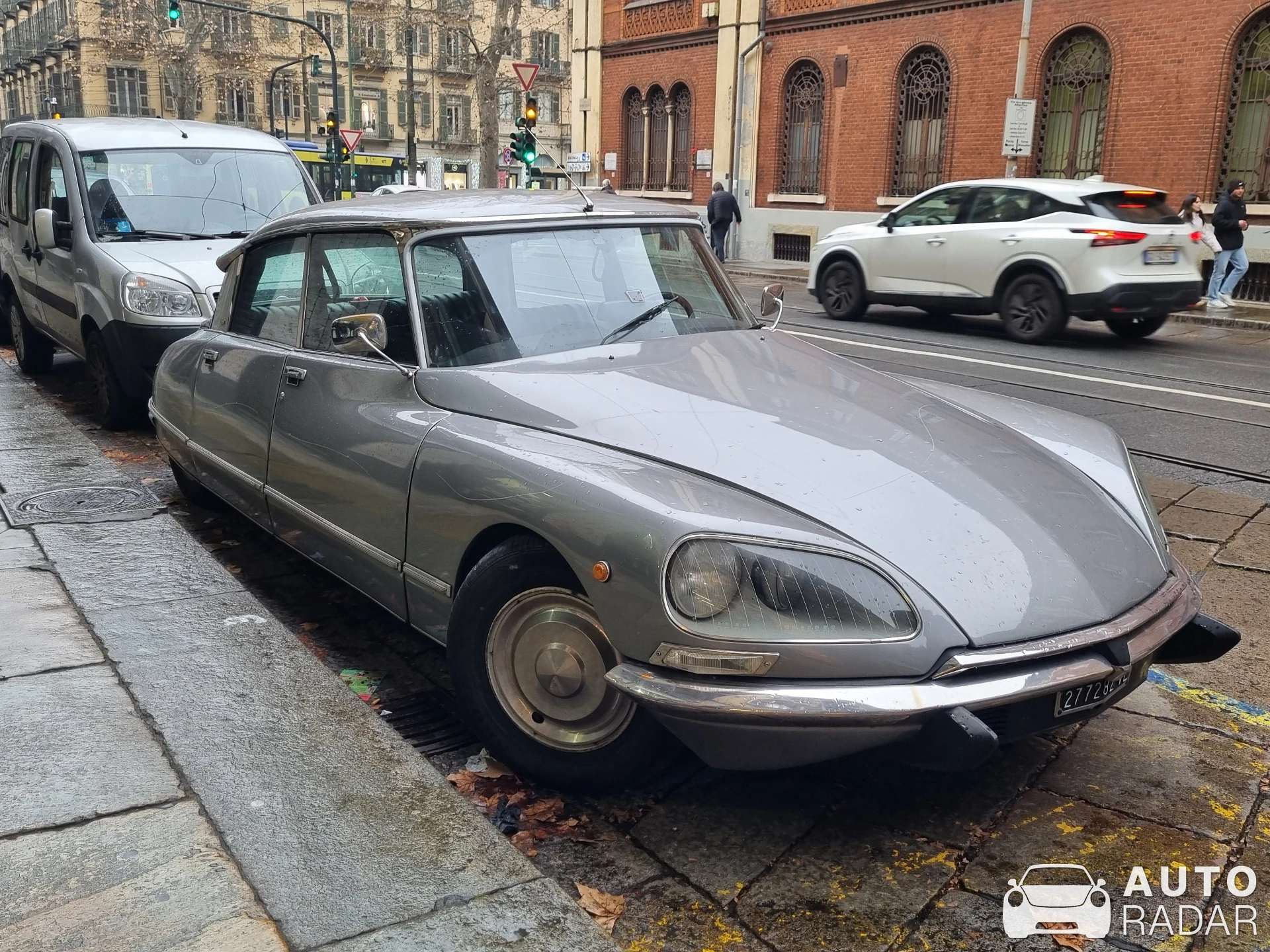 Citroën DS 23 spotted in Torino, Italy