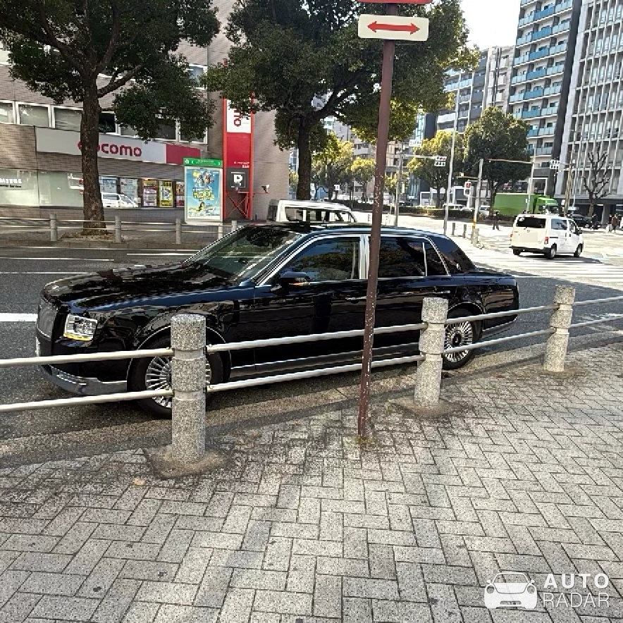 Toyota Century G60 spotted in Nagoya