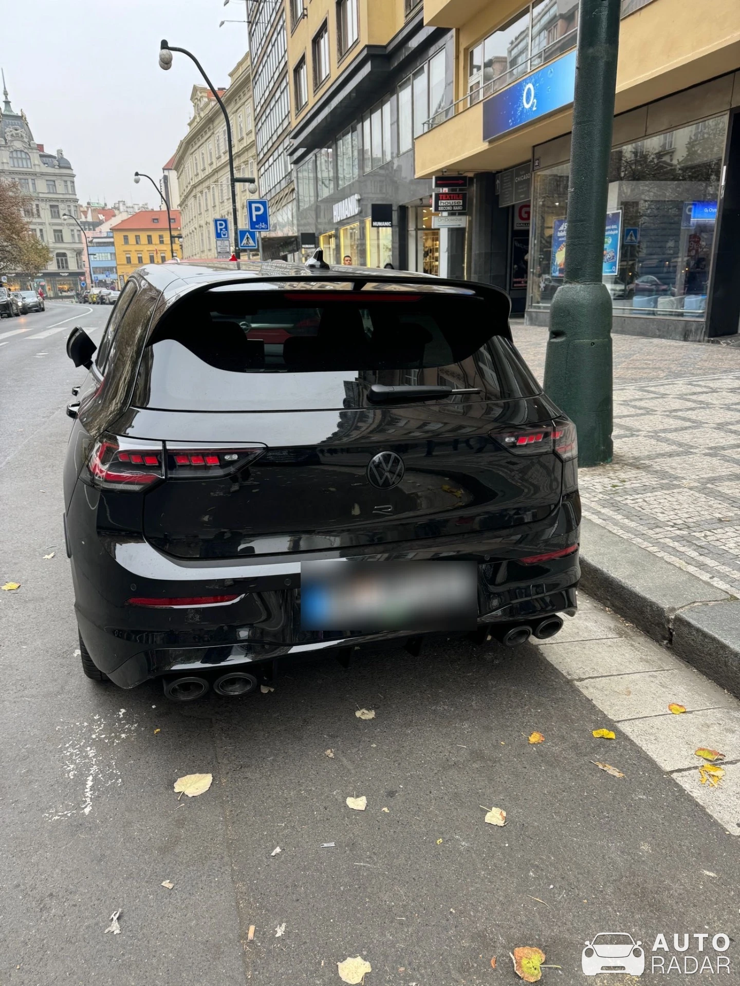 Volkswagen Golf R Variant 2018 spotted in Praha 1, Czechia