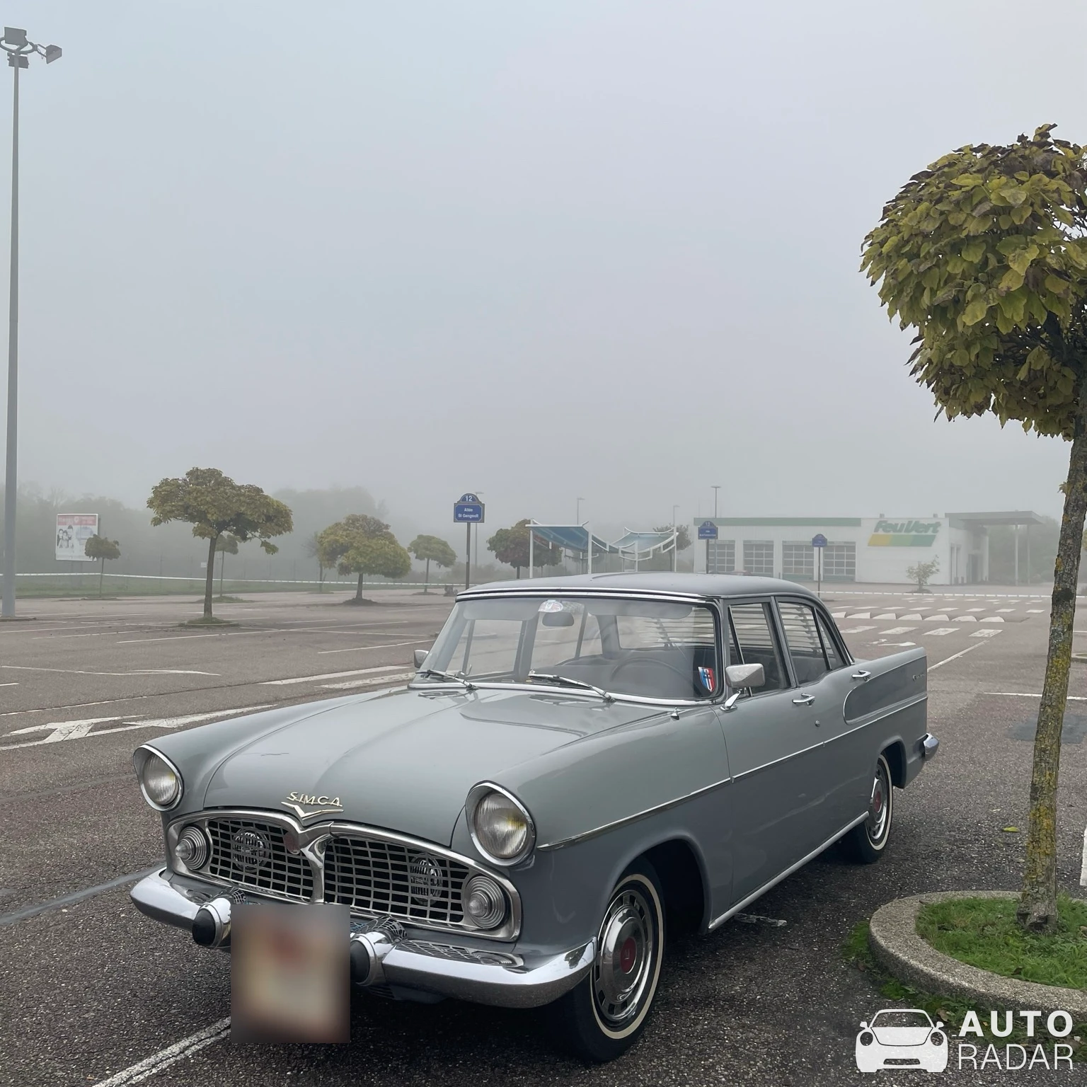 Simca Chambord spotted in Dommartin-lès-Toul